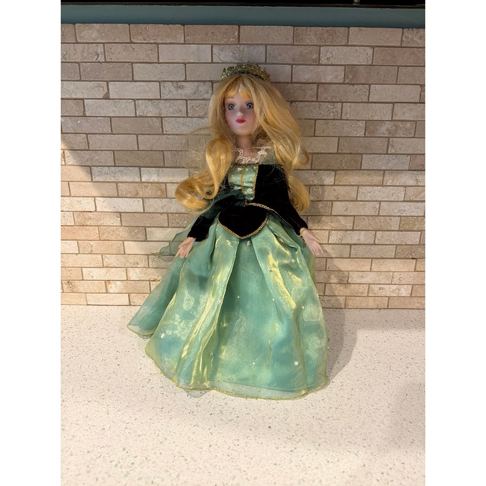 Disney Princess Aurora Sleeping Beauty16" Brass Key Porcelain Doll Green Dress